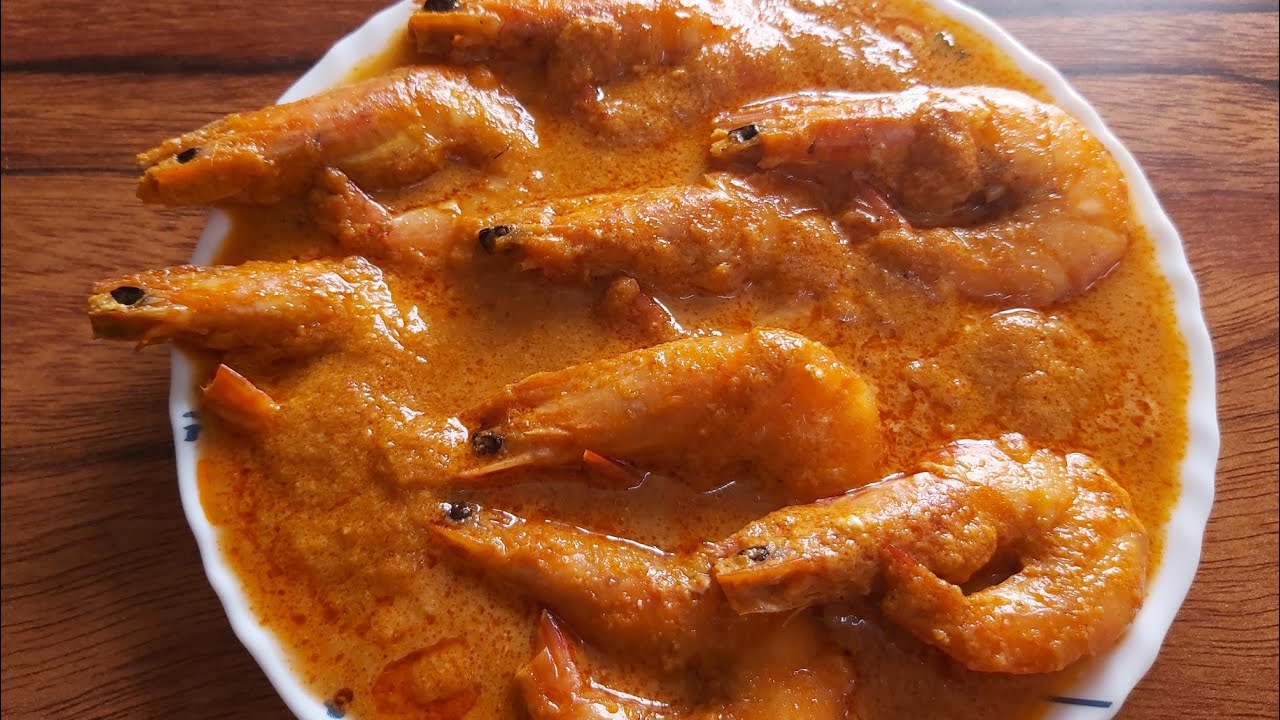 Freshly cooked Chungudi Malai with prawns and coconut gravy 