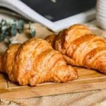 Roti Croissant: Sejarah, Proses Pembuatan, dan Popularitasnya di Dunia