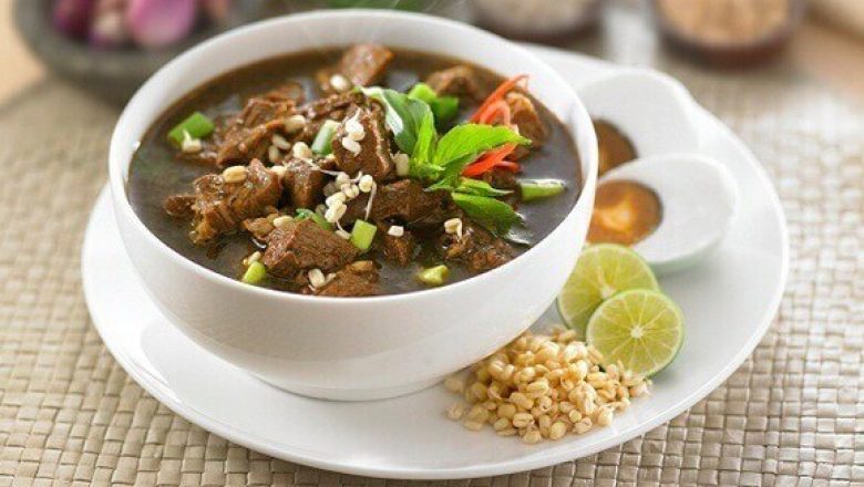 Rawon Daging: Inspirasi Kuliner untuk Pecinta Masakan Tradisional