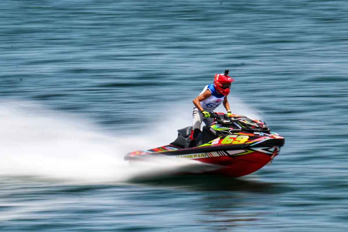 Balapan Jetski dan Daya Tarik Olahraga Air Ekstrem