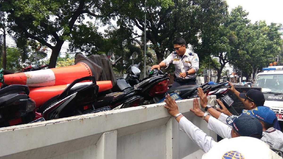 Motor Ojol diangkut