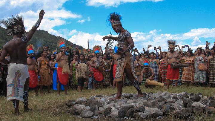 Tradisi yang Tetap Bertahan di Era Modern