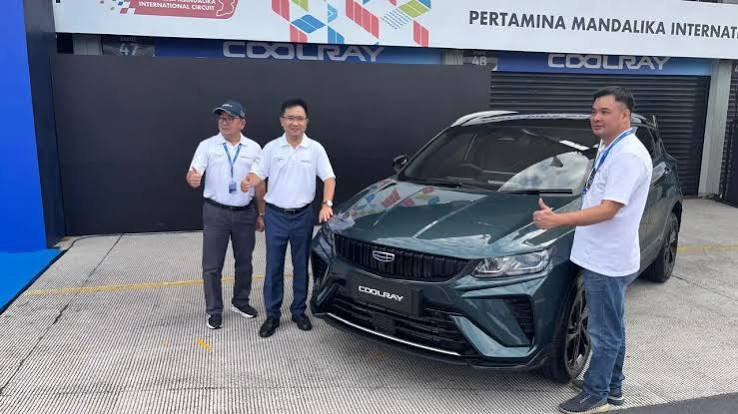 Geely Coolray Meluncur