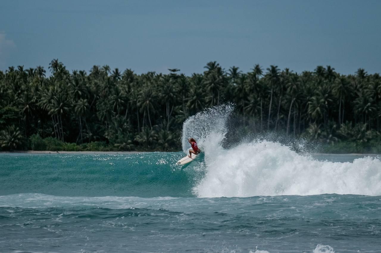 Turnamen Surfing
