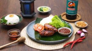 Ayam Bakar Madu, Sajian Manis Gurih yang Menghangatkan Suasana Makan